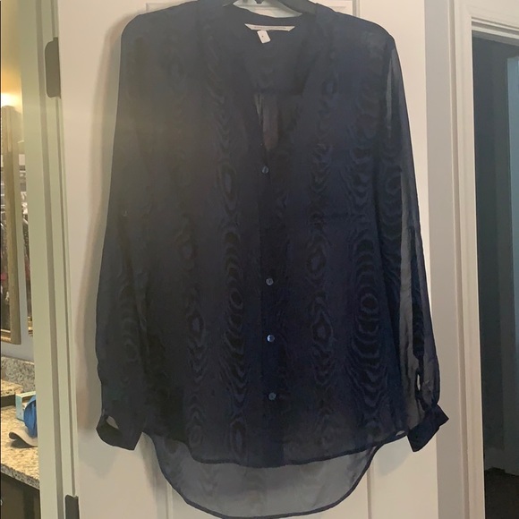 DVF sheer navy and black blouse. - Picture 3 of 4